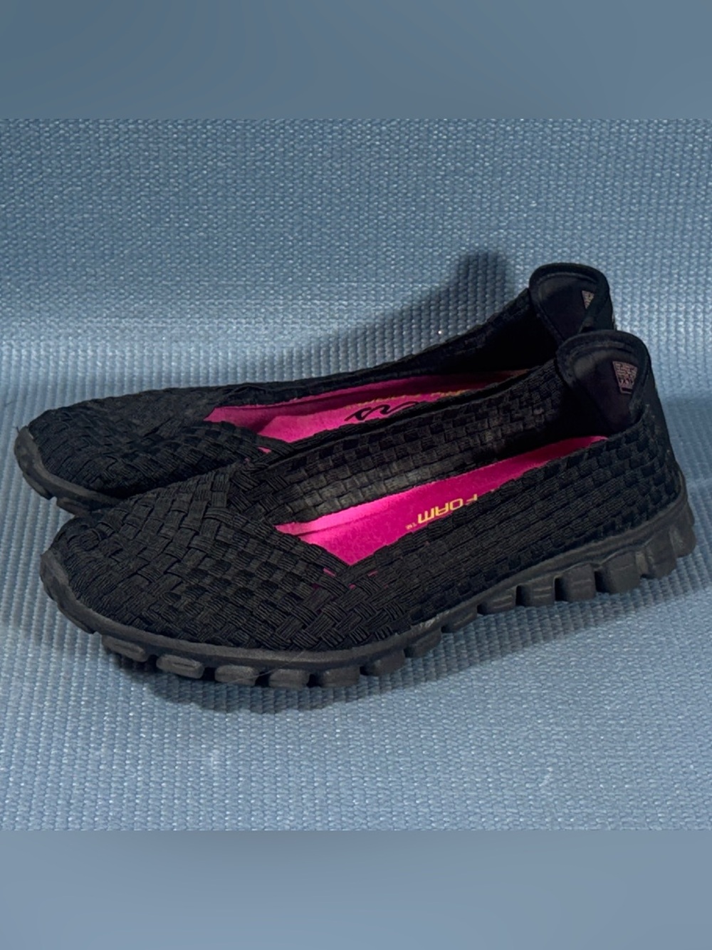 Skechers Women’s Memory Foam Woven Slip On Shoes Comfort Size 7.5